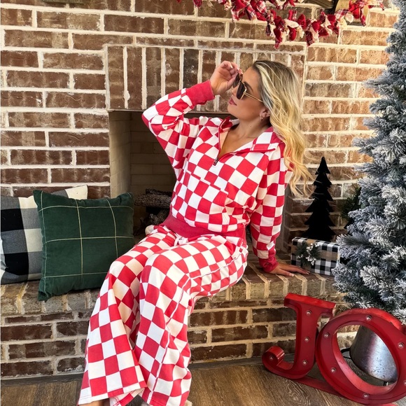 Red and White Checkered Wide Leg Pants - Picture 1 of 2
